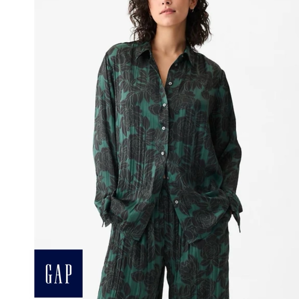 Gap Coord Pleated Satin Boyfriend Shirt and Crinkle Texture Satin Pants